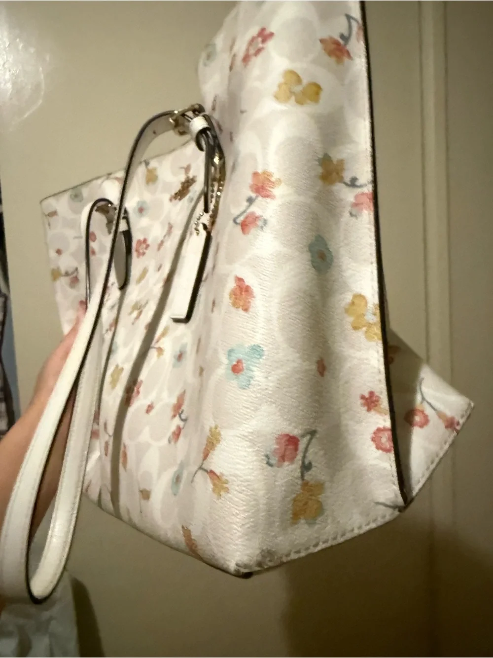 Coach tote white